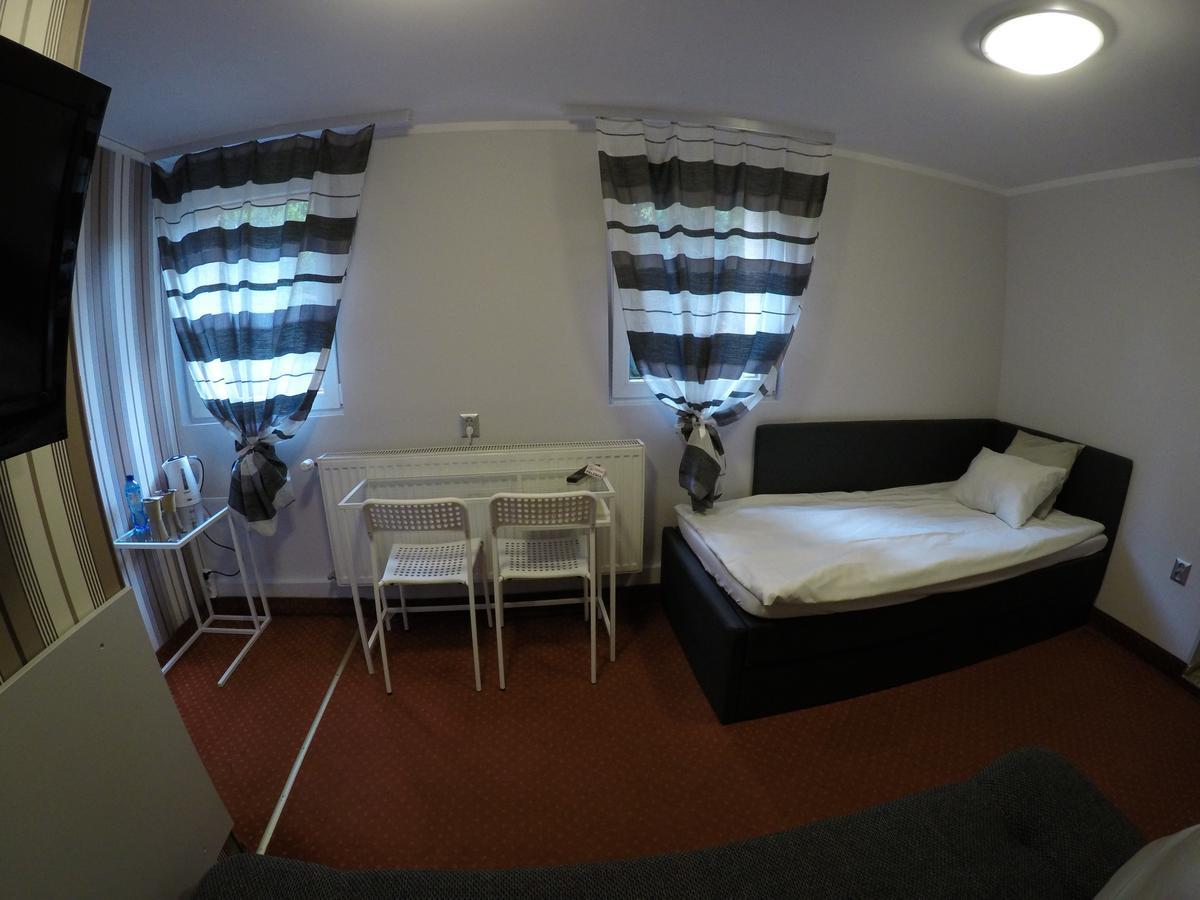 ОТЕЛЬ VILLA VENTANA POZNAN CITY FREE PARKING 696-890-000 SNIADANIE W CENIE  ПОЗНАНЬ 3* (Польша) - от 3204 RUB | NOCHI